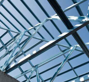 shutterstock_522042787_steel_roof_frame1109x740