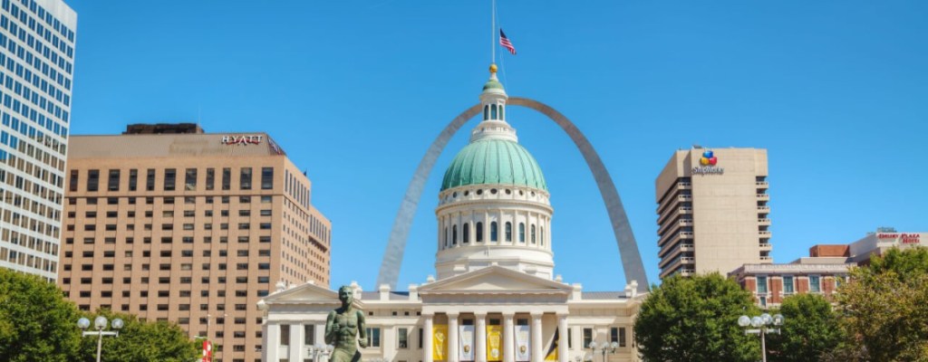 The deal will allow Greater St. Louis Inc. — which already occupies space on the 13th floor of the building — to lease out the entire 22nd floor, which had previously hosted coworking space provider WeWork. The move is expected to be completed by spring 2023.