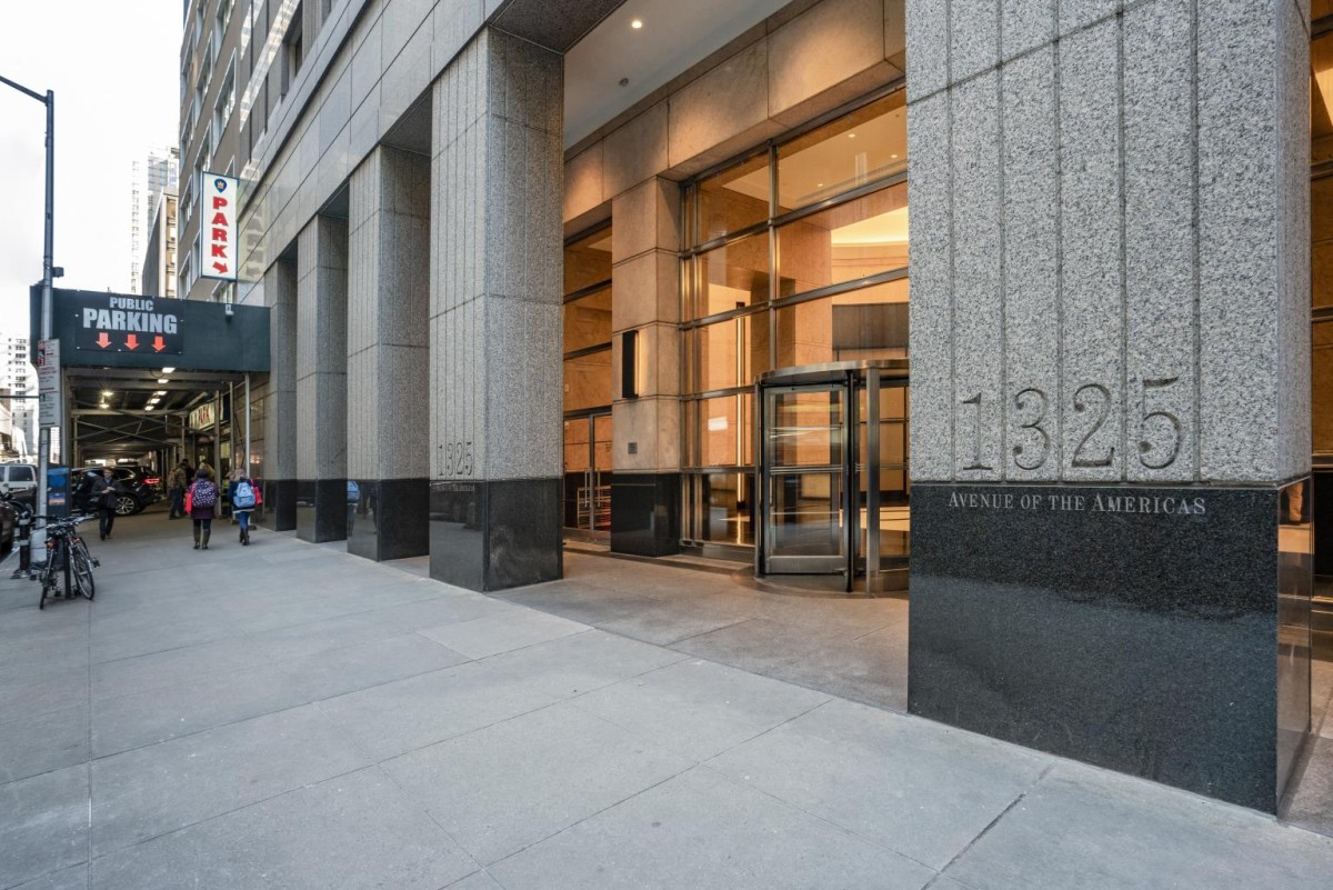 Entry to 1325 Avenue of the Americas, home to a Regus coworking office