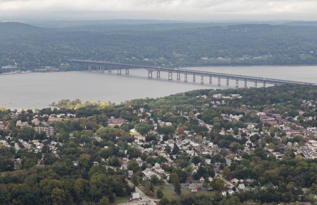 montgomery new york area bridge over the hudson river