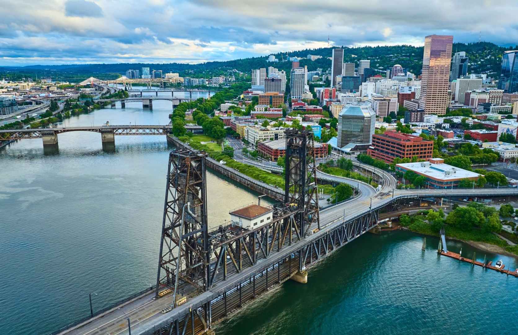 portland oregon bridges over the river and central business district