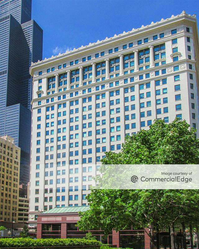 LEED Gold-certified Chicago office space at 175 West Jackson Blvd