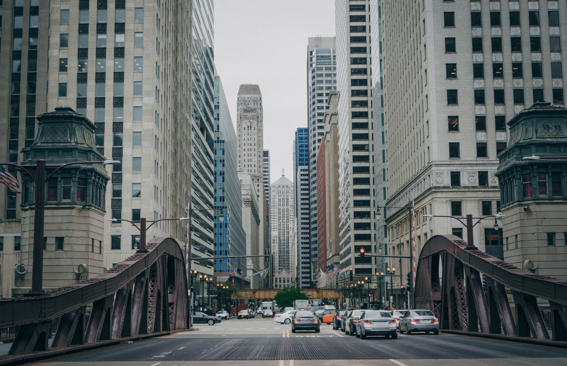 chicago loop office buildings view from bridge