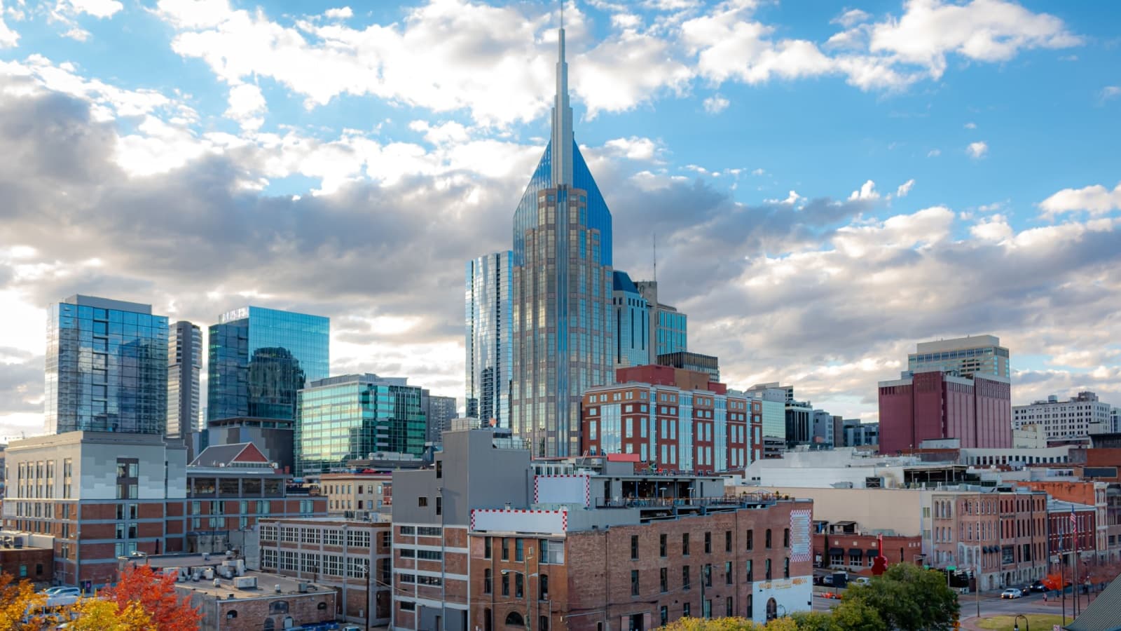 nashville tennessee central business district office buildings