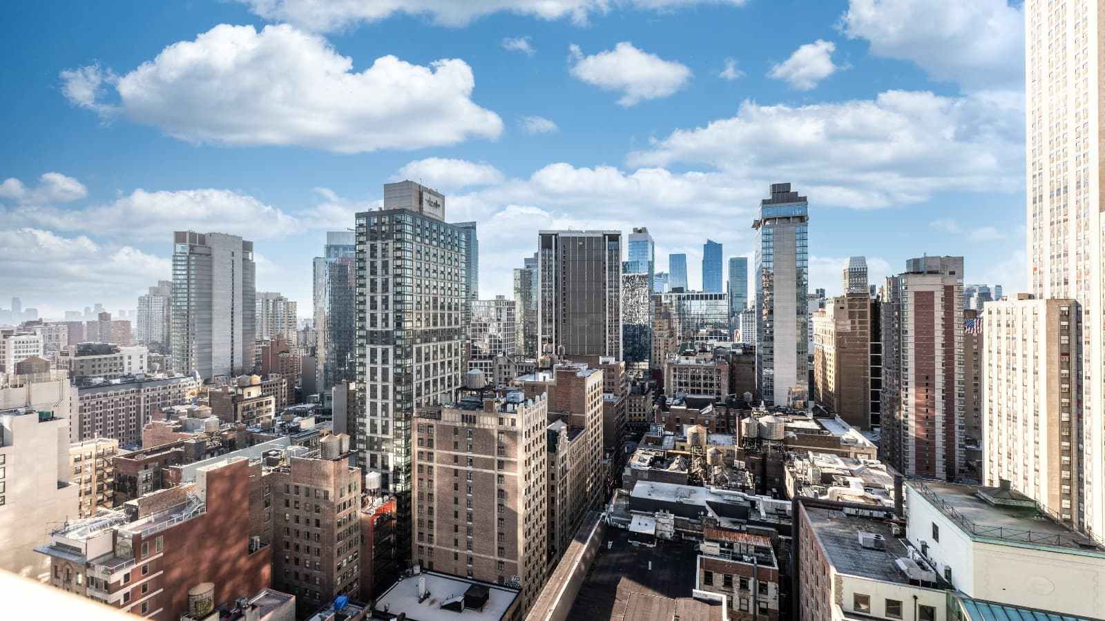 manhattan skyline top performing office market in august 2026