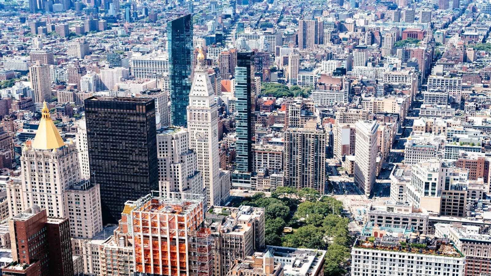 manhattan skyline view of broadway, madison, and park avenues