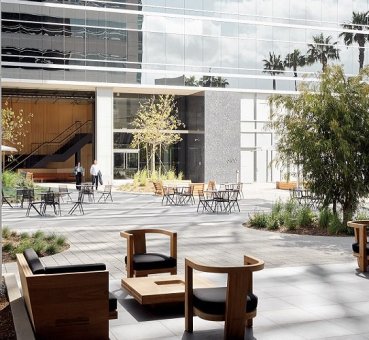 Outside view of the Playa District Campus