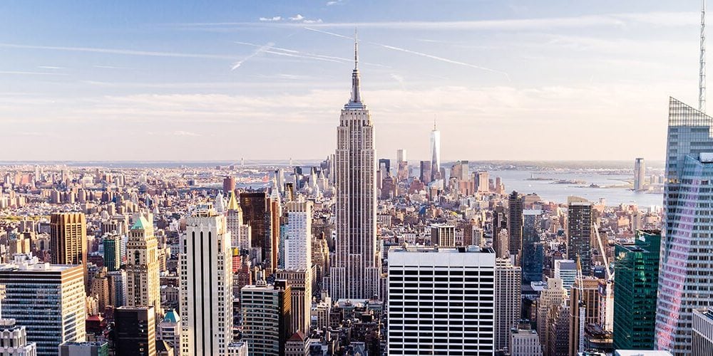 Overview of Manhattan buildings with the Empire State Building, 1WTC in background
