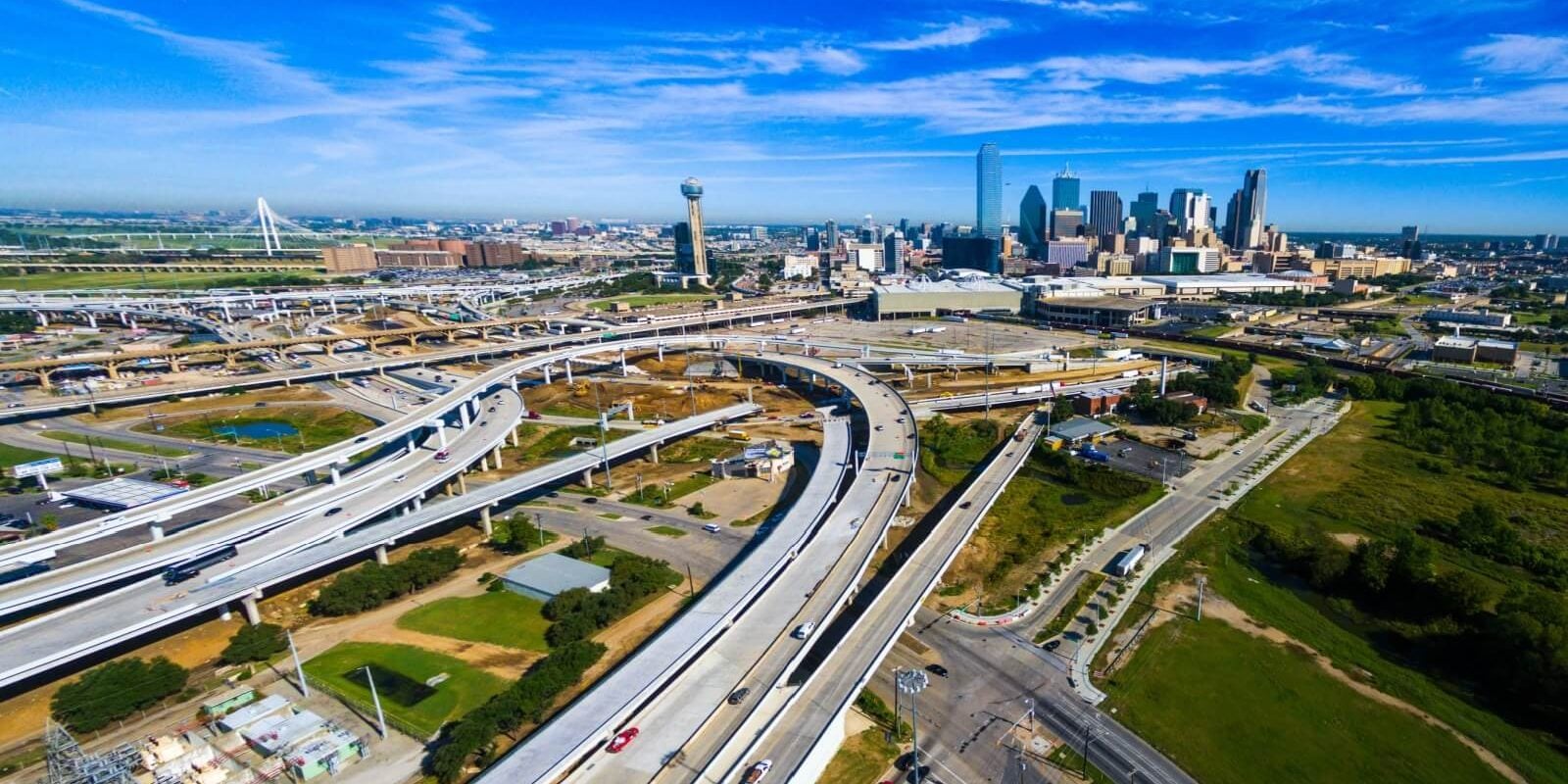 dallas texas highways leading into the central business district