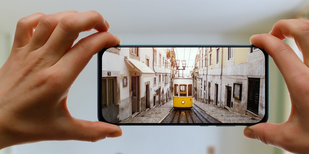 A man taking a virtual tour on his phone