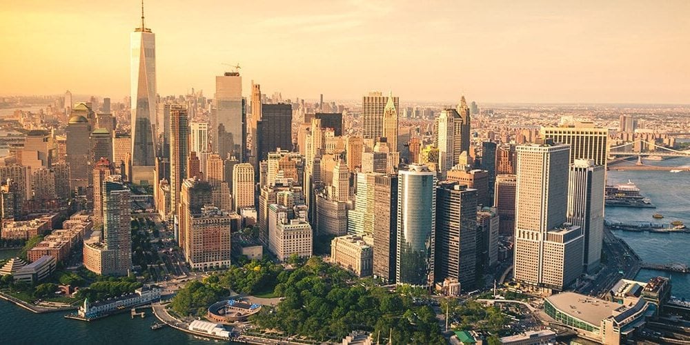 lower_manhattan_skyline_low_altitude_aerial_battery_park_skyscrapers