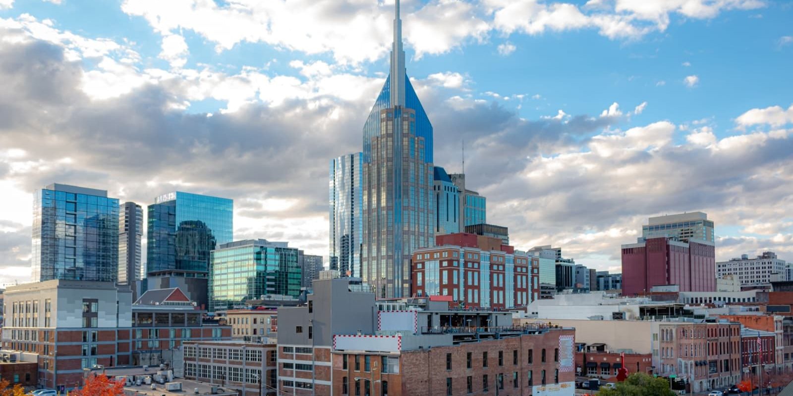 nashville tennessee central business district office buildings