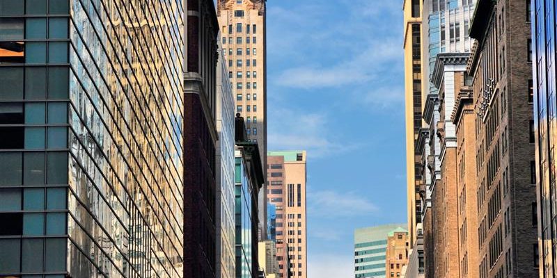 office buildings in midtown manhattan along madison avenue