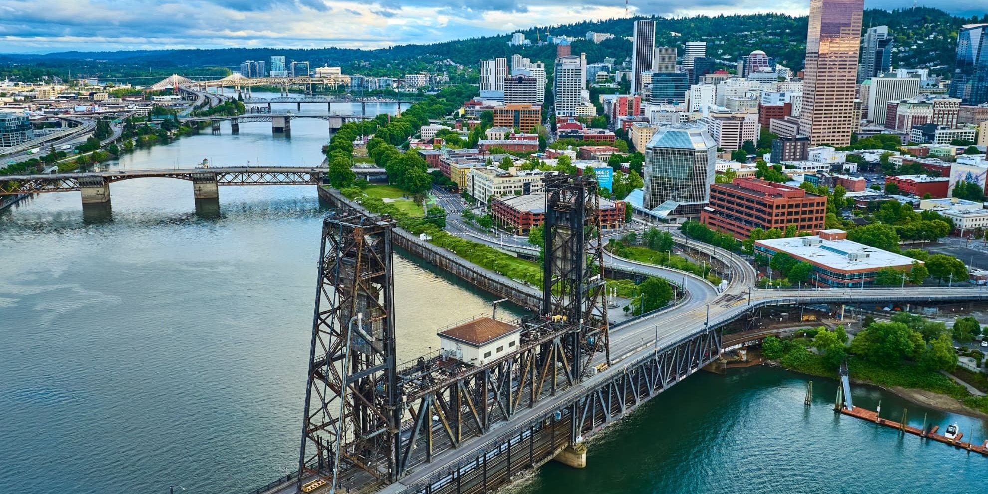 portland oregon bridges over the river and central business district