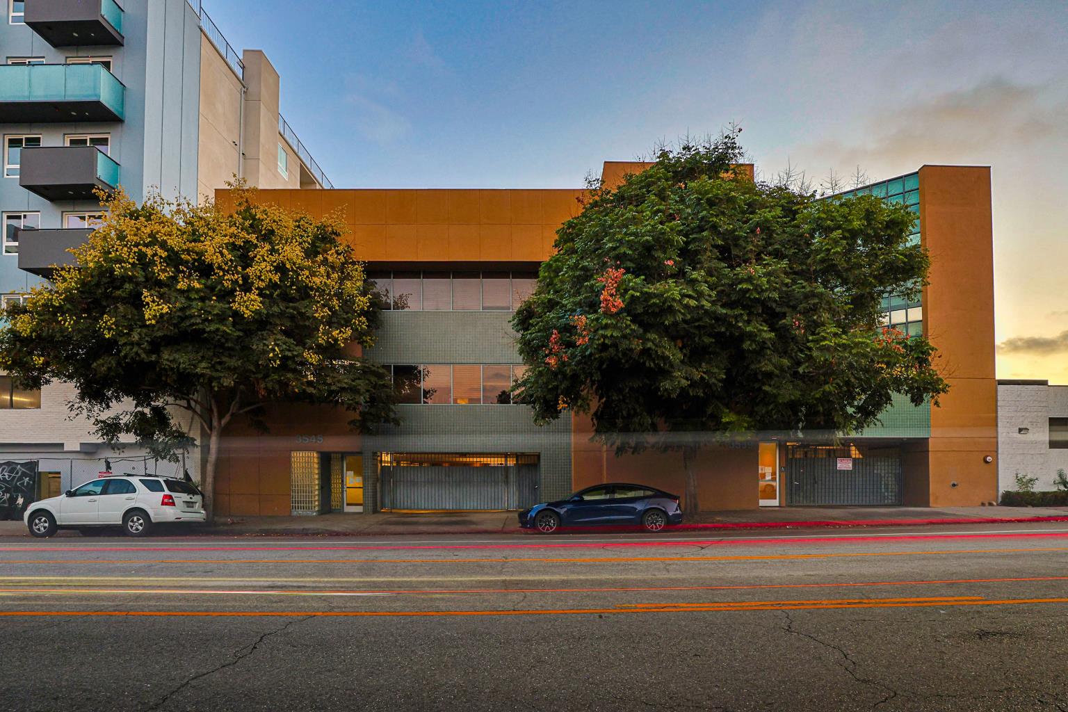 3539 + 3545 Motor Ave