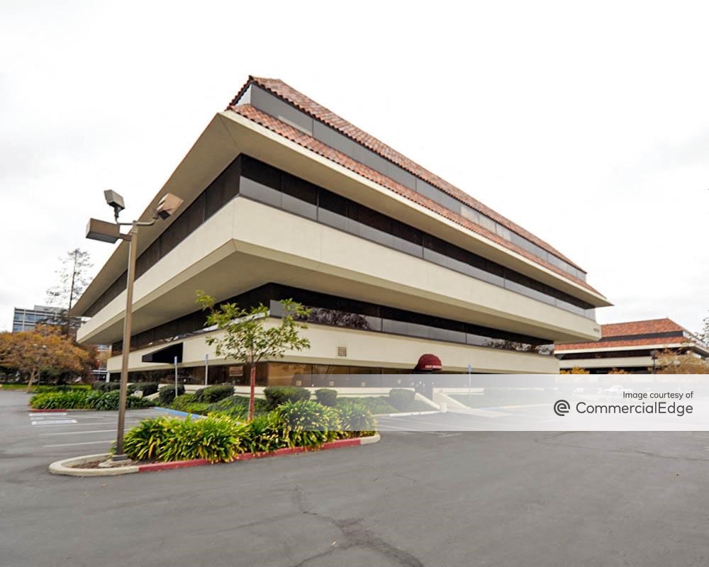 Parkway Plaza - 4633-4699 Old Ironsides Drive