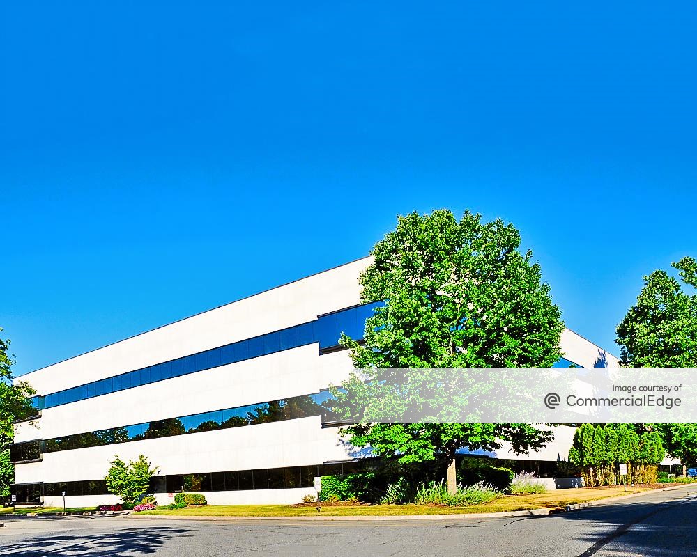 280 Corporate Center - 75 Livingston Avenue