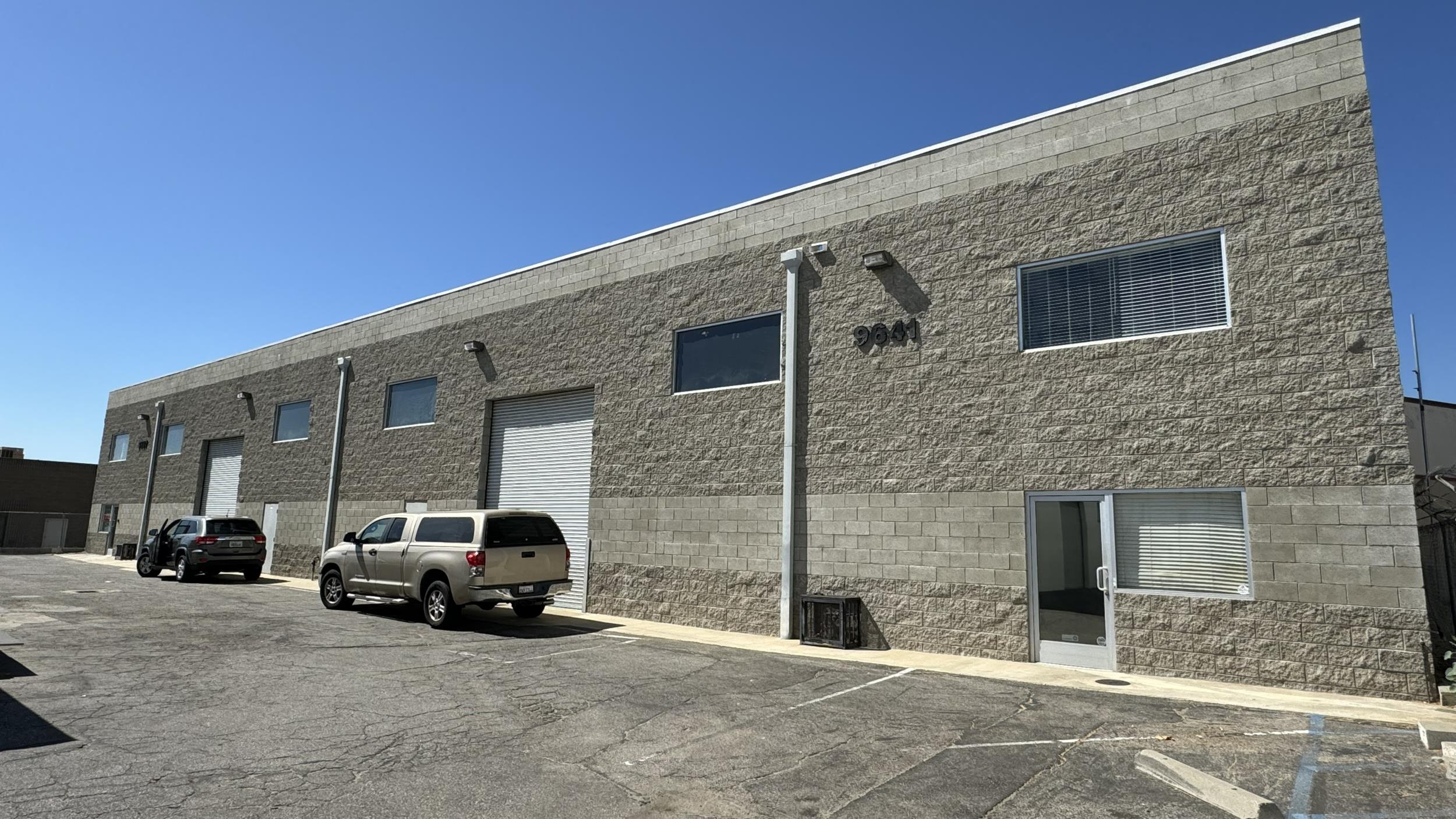High-Image Industrial Facility | 20' Clear