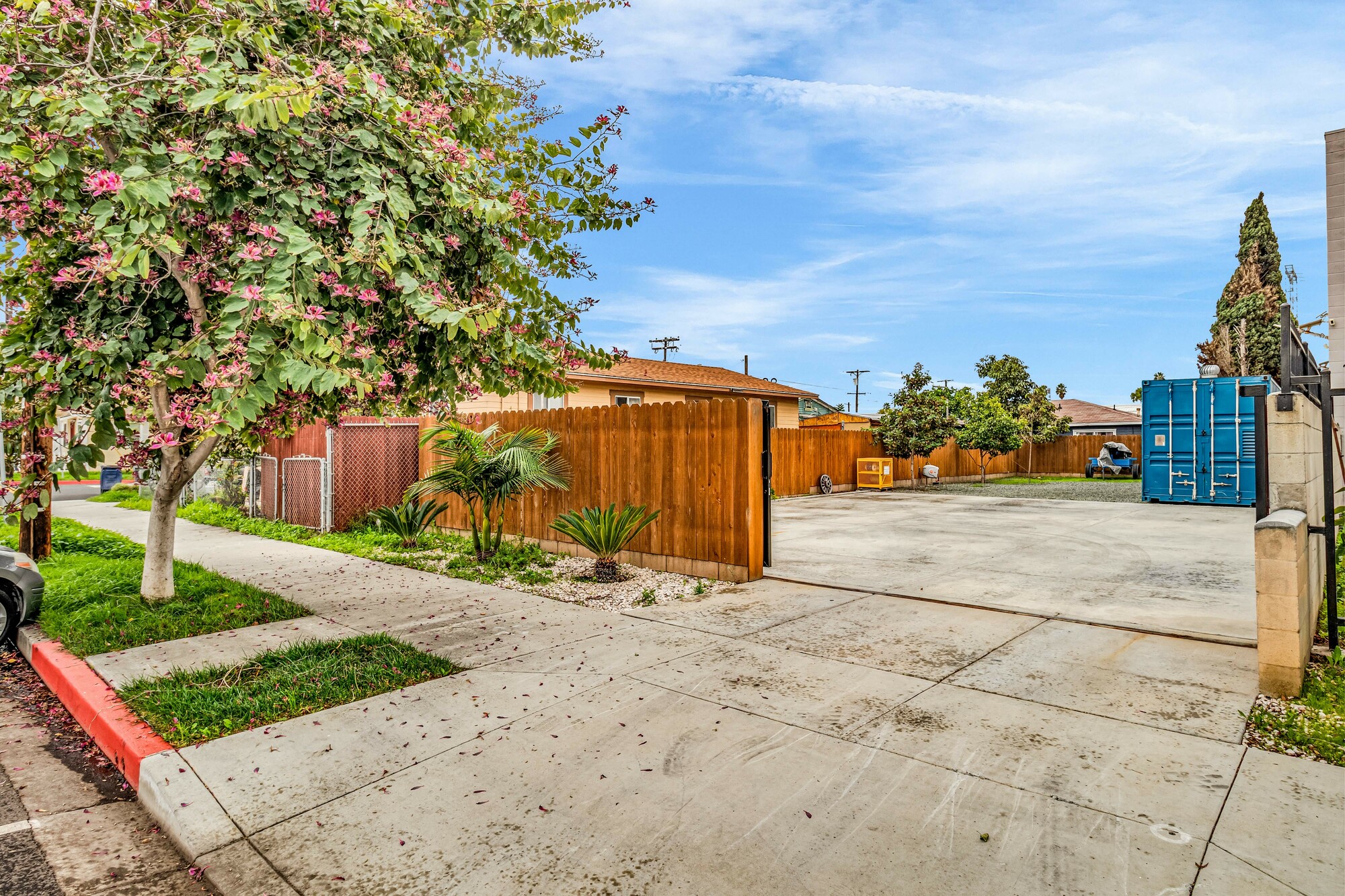 1332 Coolidge Ave