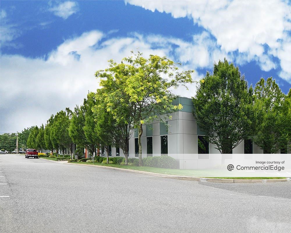 360 Vanderbilt Motor Pkwy