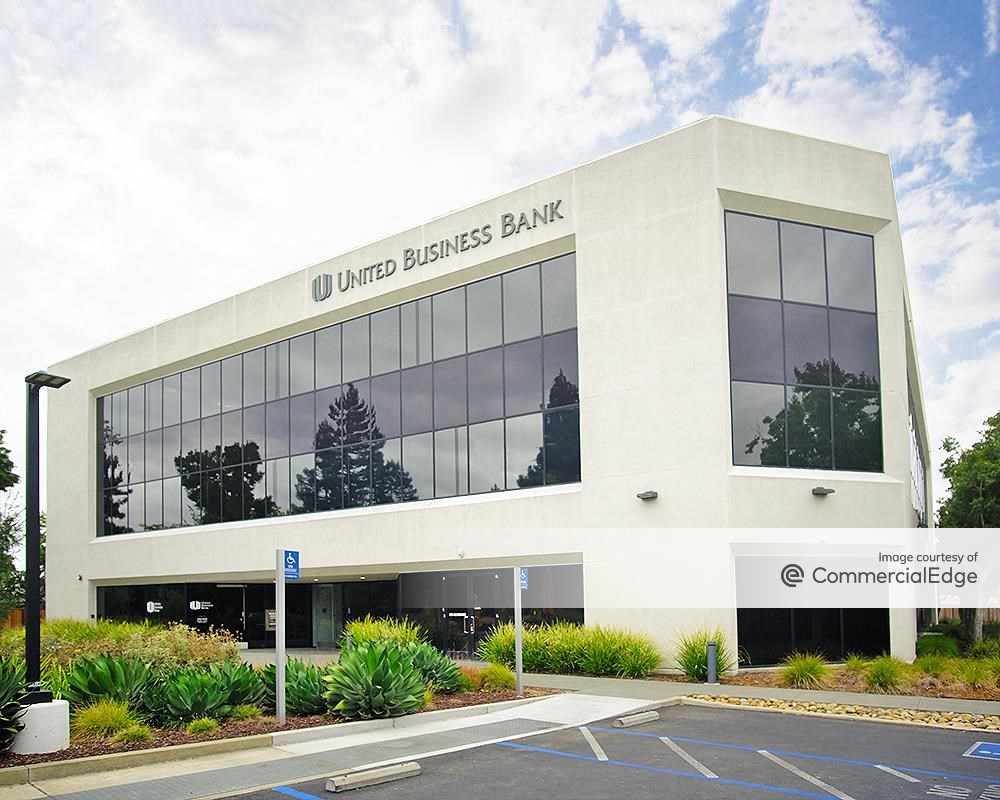 700 East El Camino Real