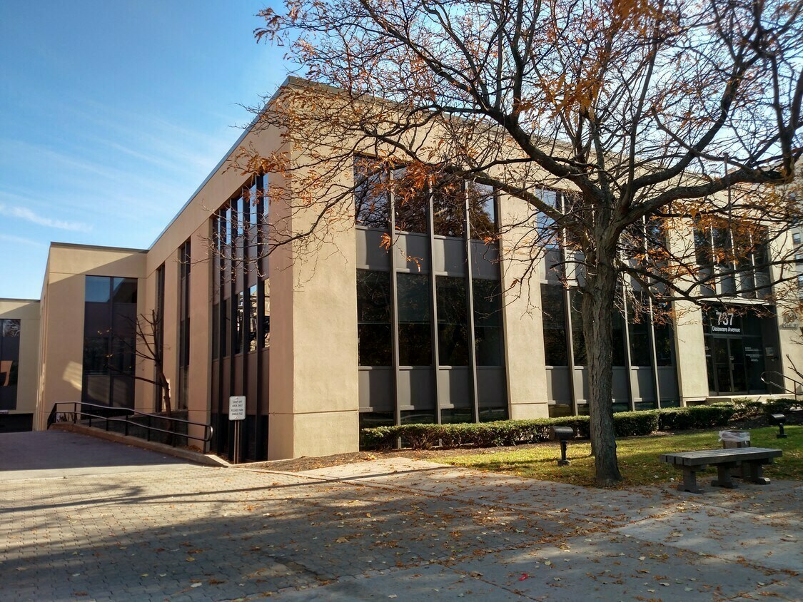 737 Delaware Ave