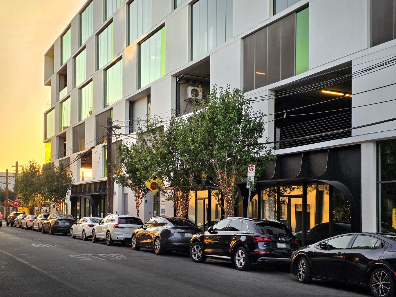 7007 W Romaine - Retail