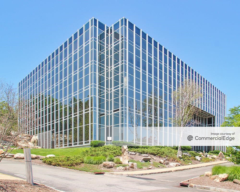 The Exchange - 925 Westchester Avenue