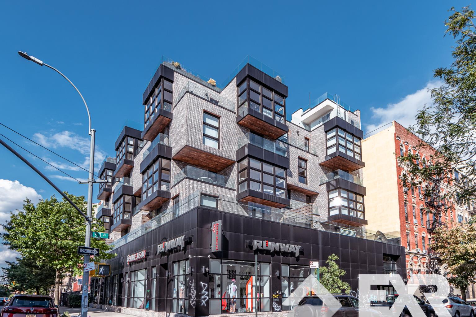207 S 3rd St