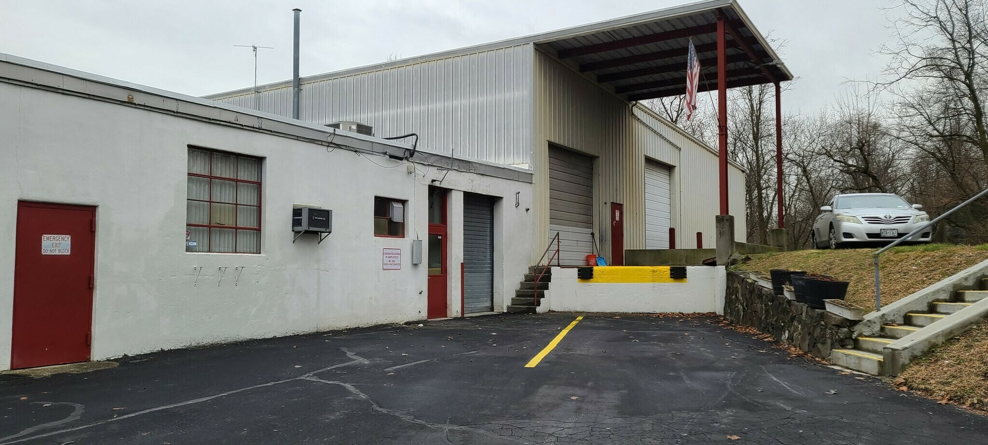 2108 Albany Post Rd