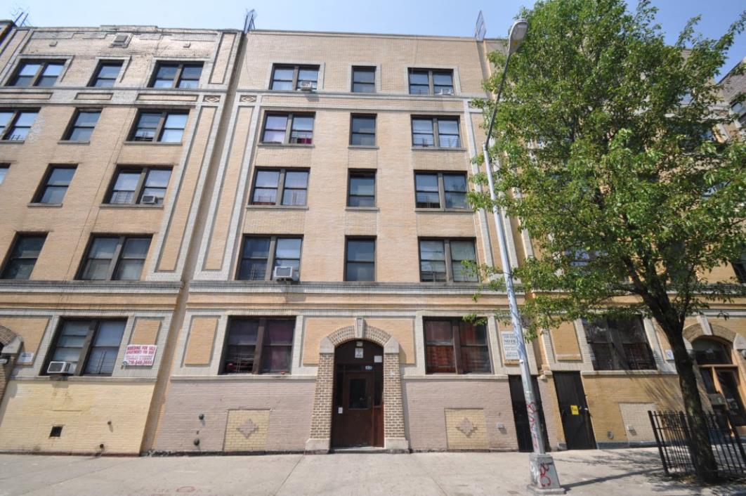 Bedford Park Multifamily â 11 Units | 12% Cap