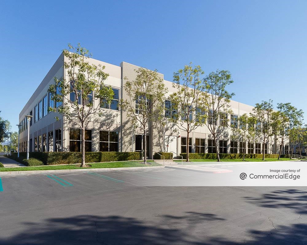 Oak Creek Business Center - 6400 & 6410 Oak Canyon
