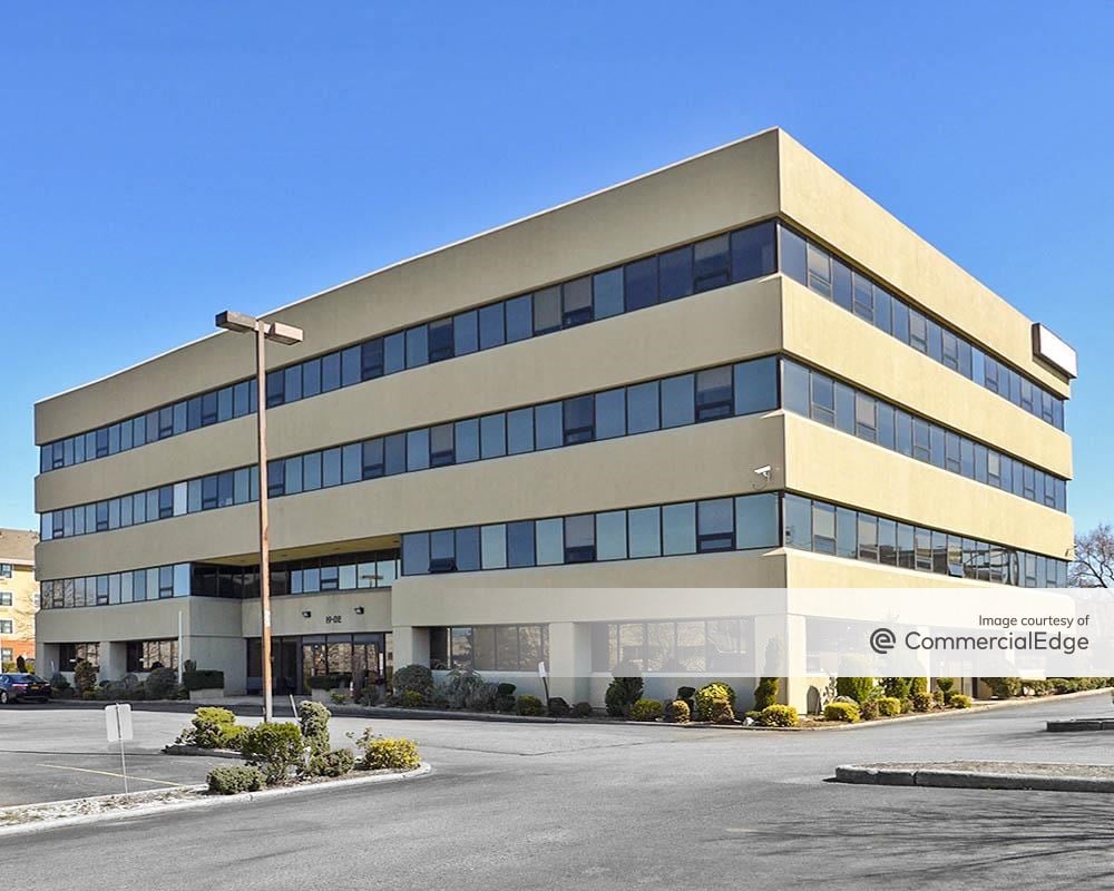 Pistilli Corporate Plaza