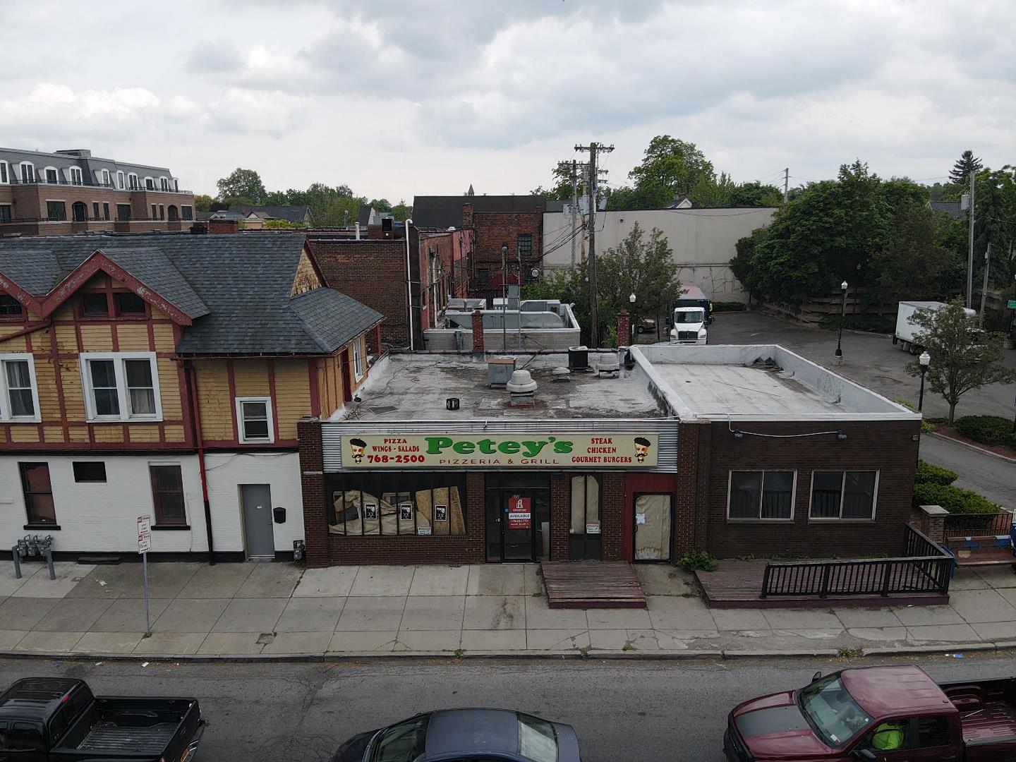 577 Forest Ave