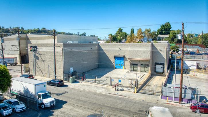 FOR SALE | Rare, Modern Cooler/Freezer Building with 26â Clear and DH and GL Loading