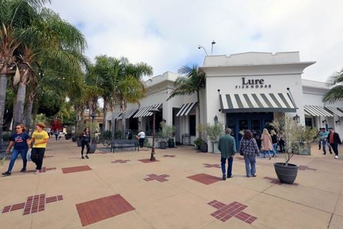 La Cumbre Plaza