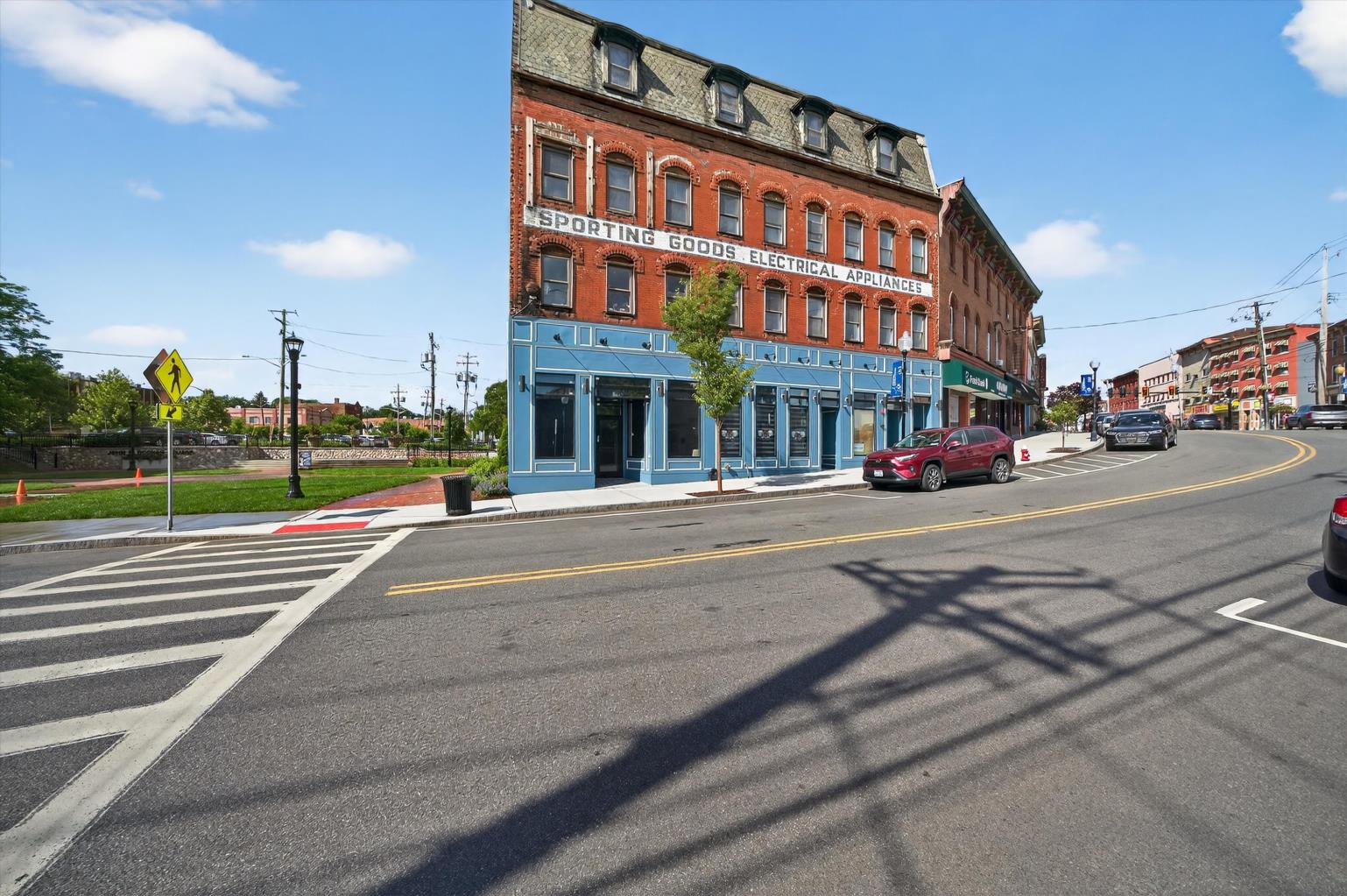23-27 W Main St
