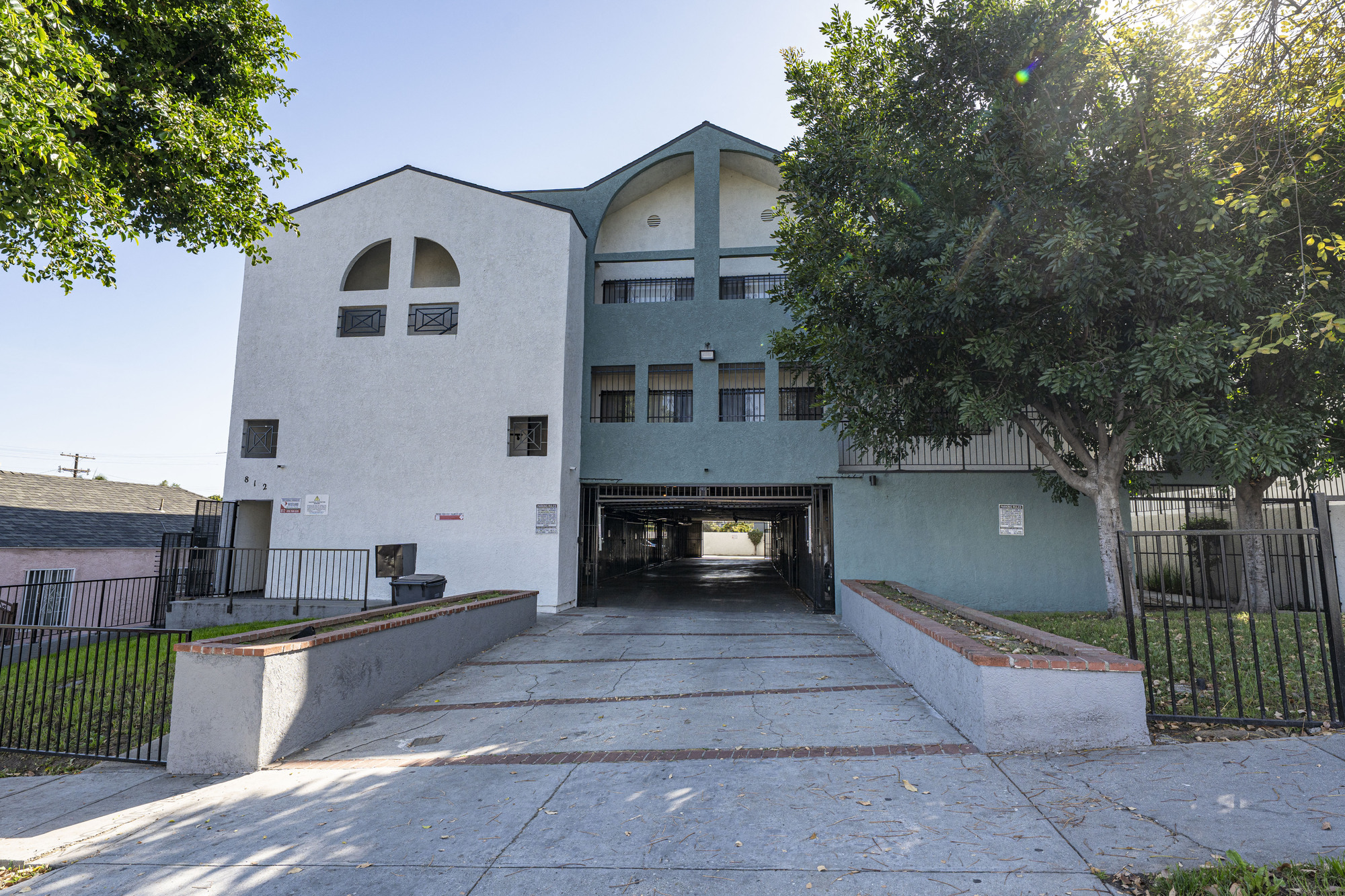 812 E Hyde Park Blvd