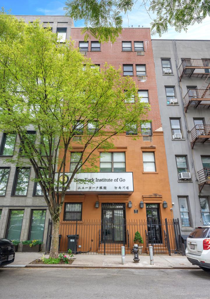 424 West 49th