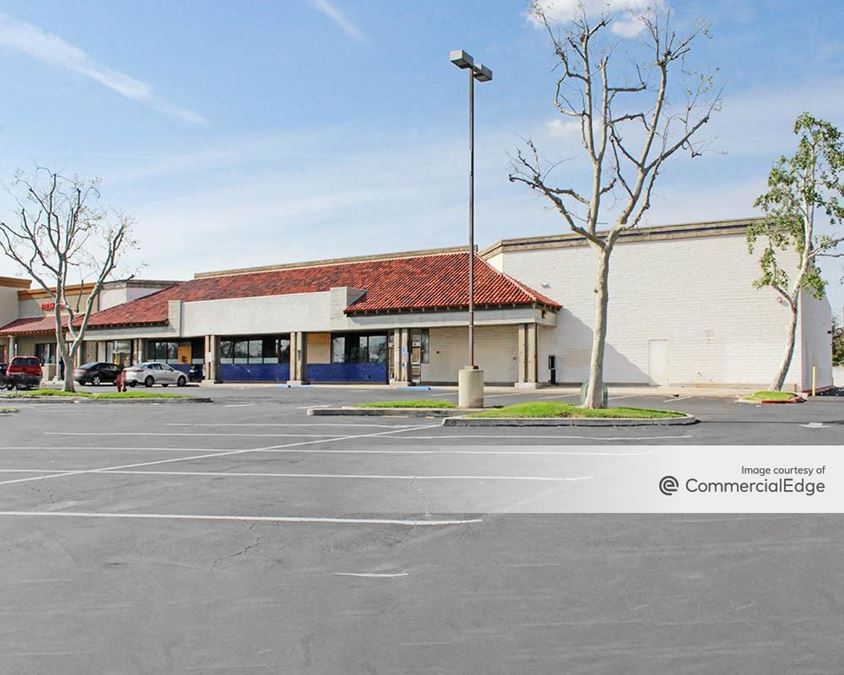 Bear Valley Shopping Center 25070 Alessandro Blvd