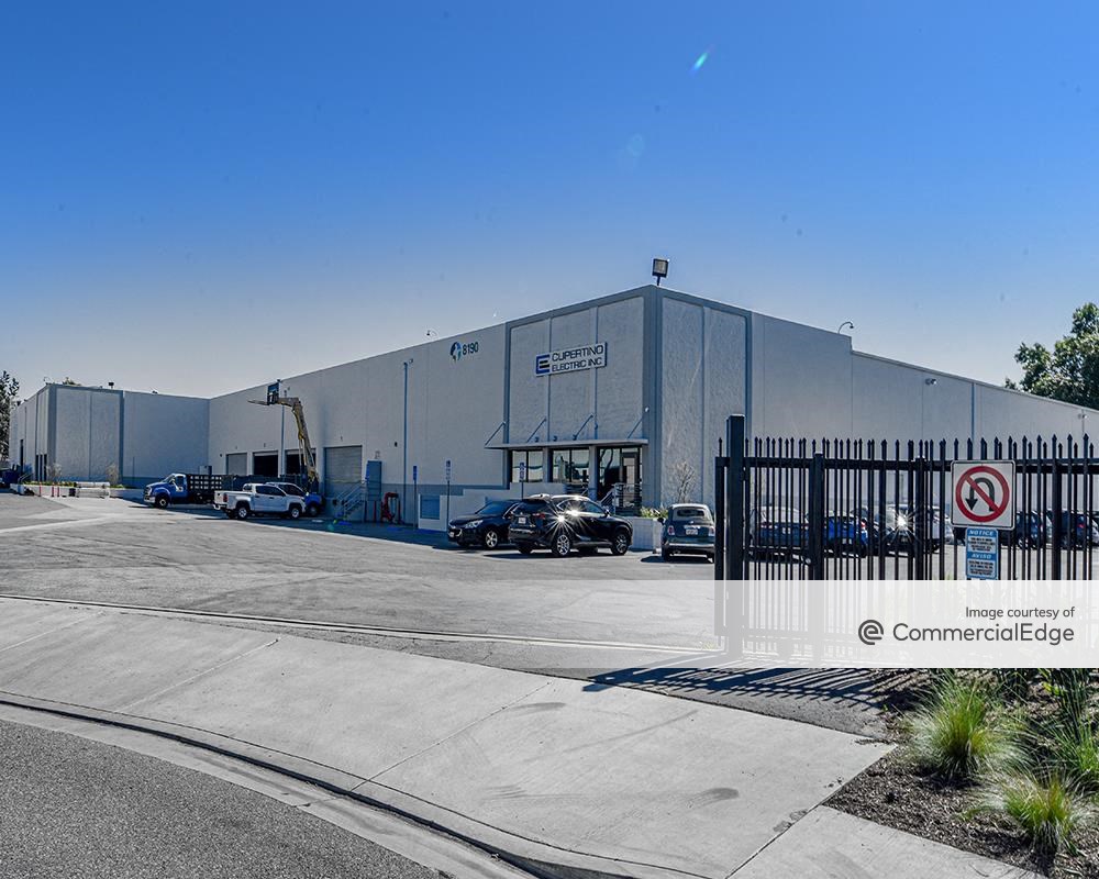 Prologis Mid Counties Distribution Center - 8190 Byron Road