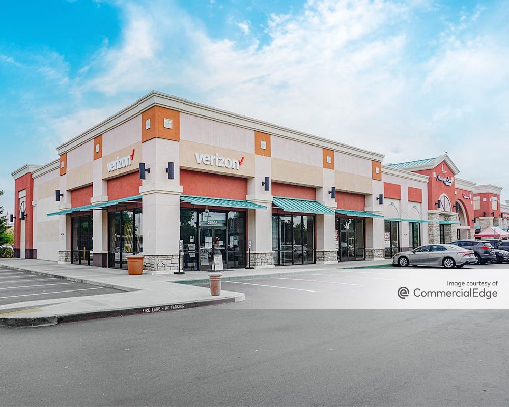 Union Landing - 31047-32060 Union Landing Road & 30985-31055 Courthouse Drive