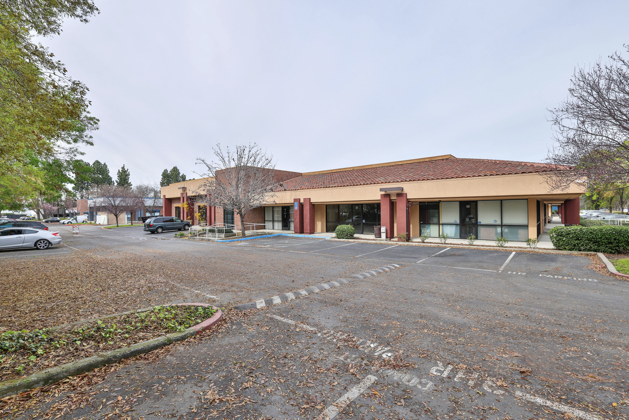 Multi-Use Commercial Condo â Ideal for Owner-User or Investor