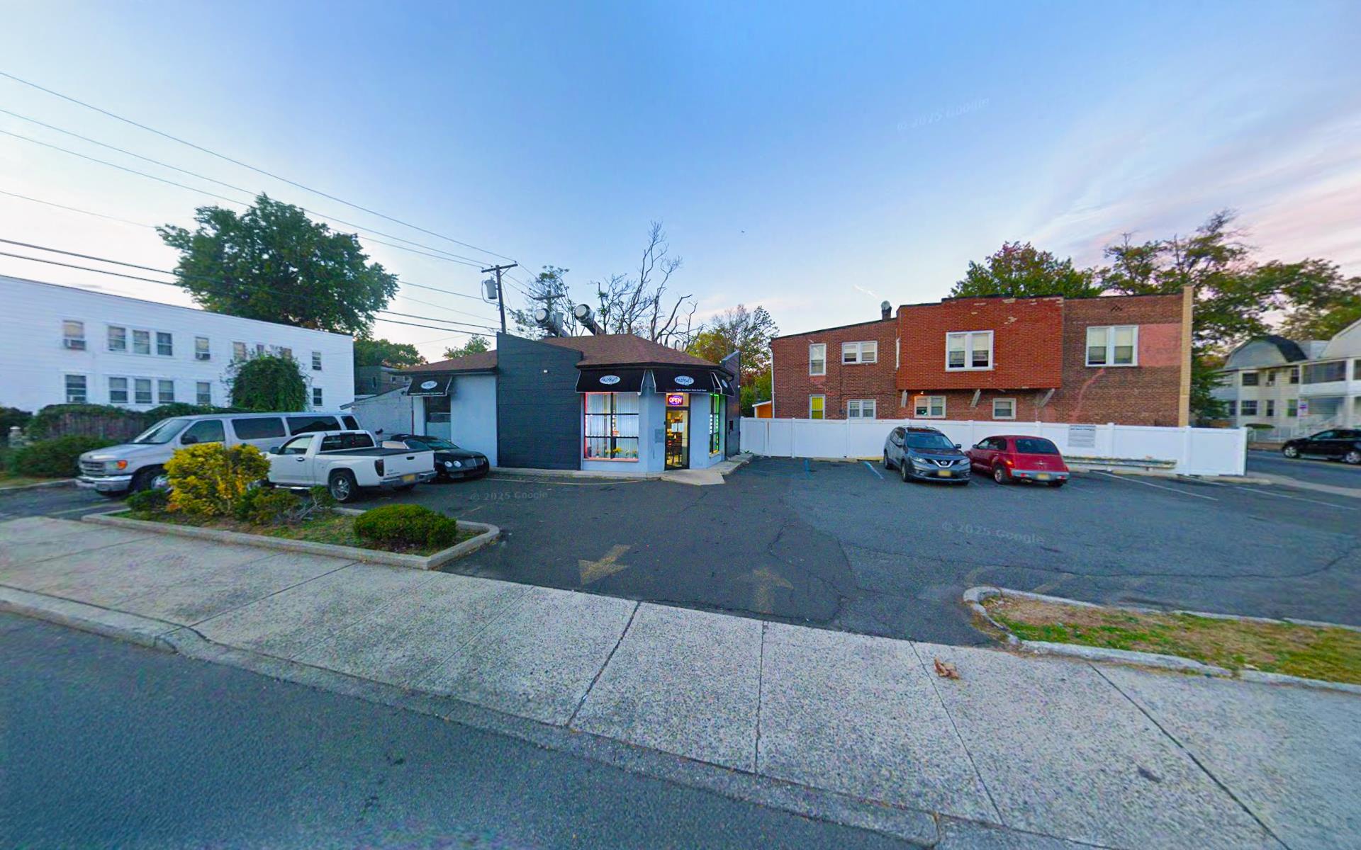 275 Sanford St