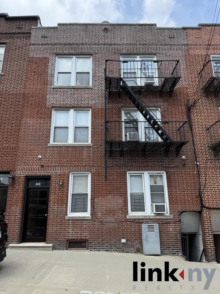 93 E 233rd St