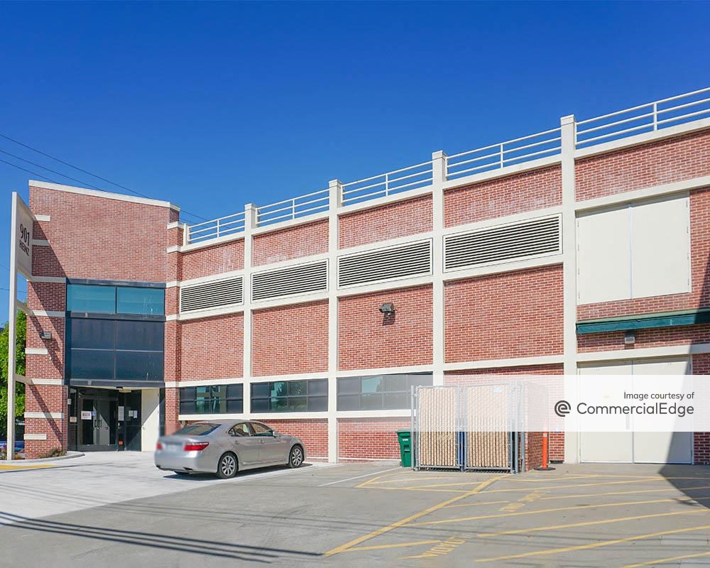 901 Heinz Ave