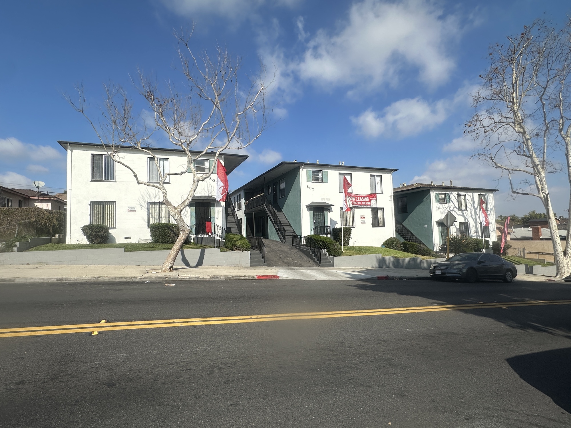 803-811 E Hyde Park Blvd