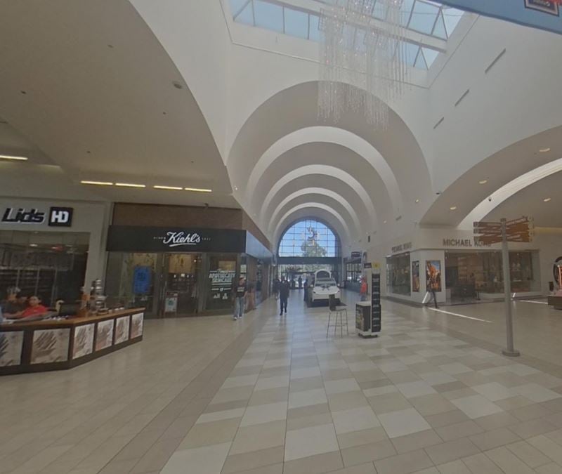 Los Cerritos Center