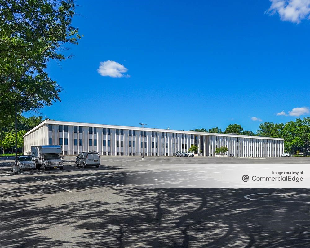5 Dakota Drive