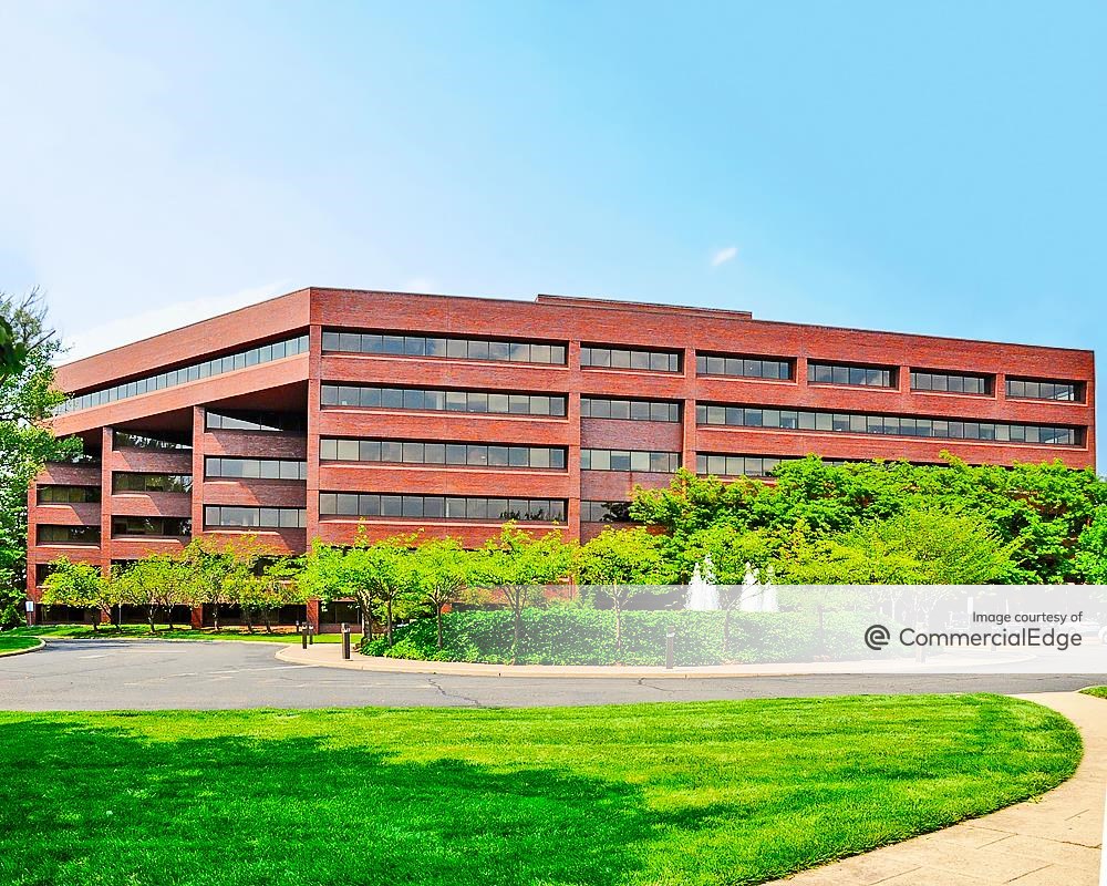 3 University Plaza
